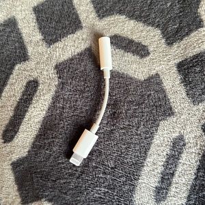 Apple lightning to 3.5mm Headphone Adapter